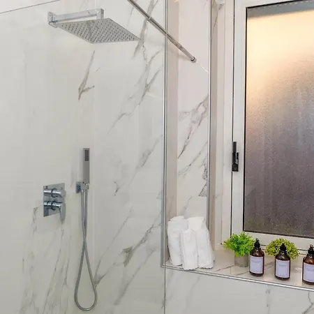 Elegant Apartment Near Pantheon Nocleg ze śniadaniem Rzym