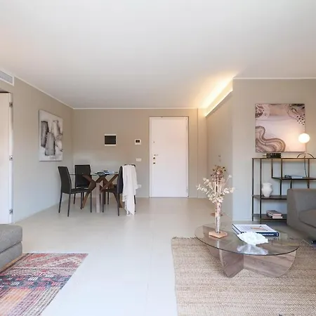Elegant Apartment Near Pantheon Panzió 3*