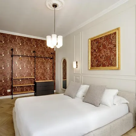 Elegant Apartment Near Pantheon