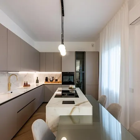 Elegant Apartment Near Pantheon Panzió 3*